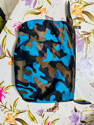 Beauty case unisex con fantasia mimetica