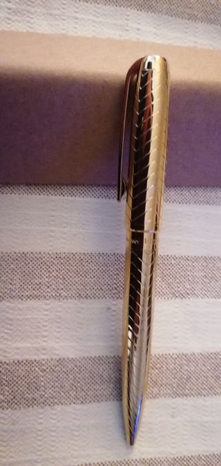 Bolígrafo Pax dorado. Nuevo