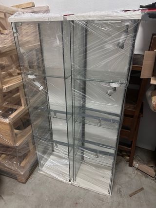 Vitrinas de cristal con puertas
