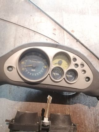 Cuentakms piaggio nrg, reenvío y faro 