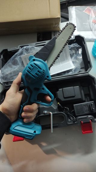 Motosierra batería de mano