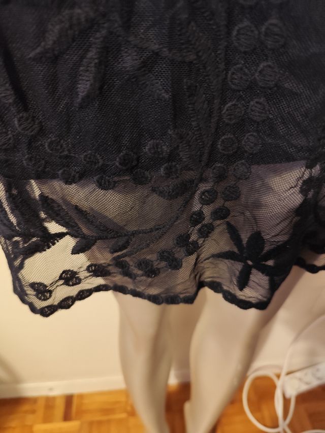 Vestido encaje y transparencia