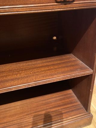 Mueble de madera noble
