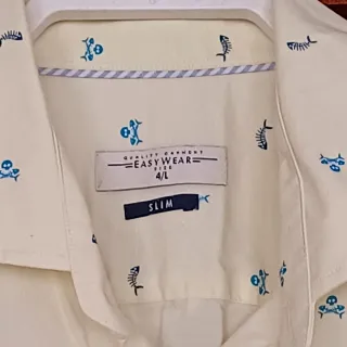 Camisa Easywear con vespas y símbolos piratas(c/u)