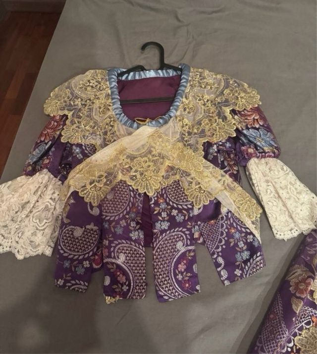 Traje fallera morado talla M/38