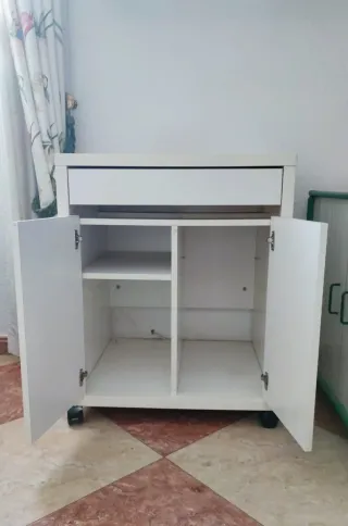 Escritorio blanco mesa ordenador con ruedas