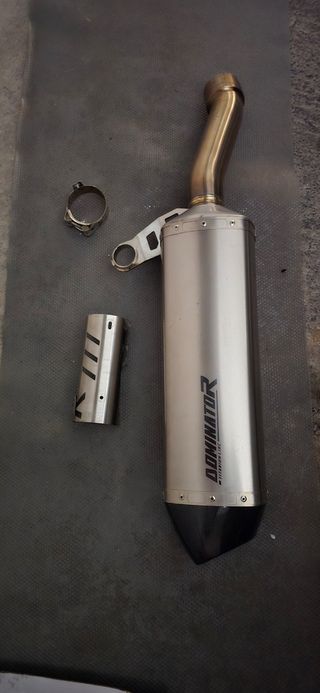 Escape dominator bmw 1250 gs