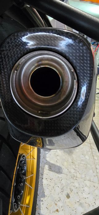 Escape dominator bmw 1250 gs