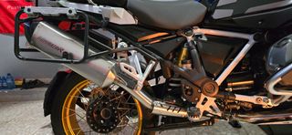 Escape dominator bmw 1250 gs