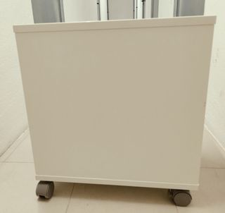 Mesa auxiliar, mesita de noche de Ikea