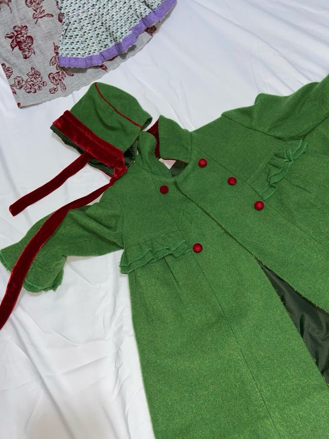 Abrigo con capucha y vestido a juego Talla 1 año