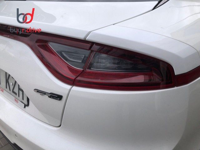 Kia Stinger 2.0 T-GDi 255cv 4x2 GT Line