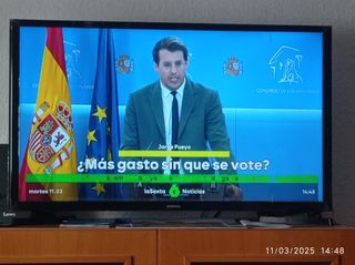 Televisor Samsung 32 pulgadas, no es smart