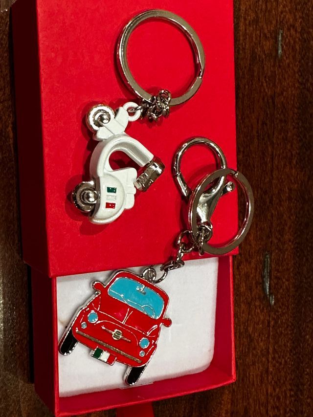 2 portachiavi in acciaio smaltato