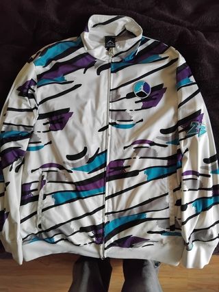 Nike Air Jordan Retro 8 track jacket