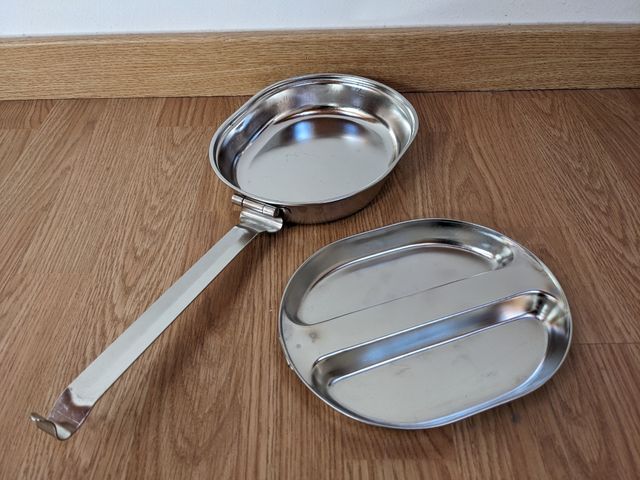 Marmita o fiambrera militar