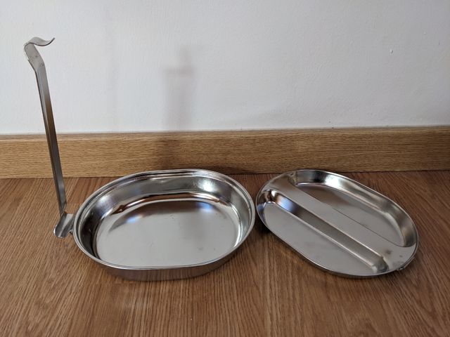 Marmita o fiambrera militar