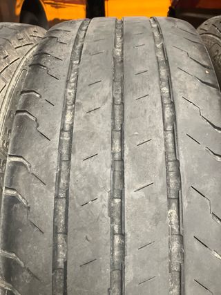 215/65R16 109/107 T