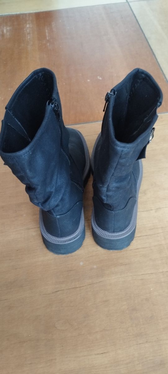 Botas negras de invierno talla 38
