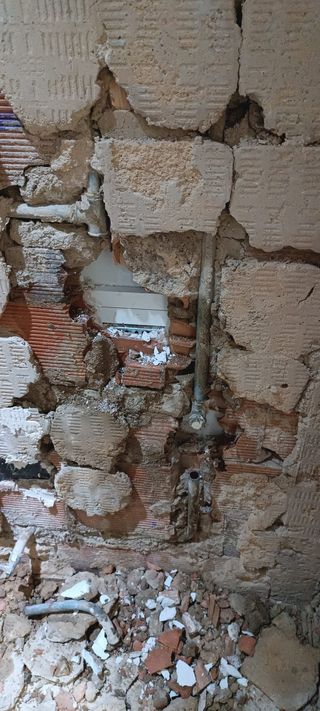 REFORMAS DE BAÑOS, COCINA, FONTANERIA, SUELOS, ETC
