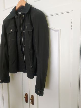 Cazadora vaquera de moto