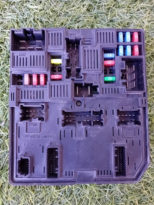 Caja relés Nissan Pulsar 1.5 dci