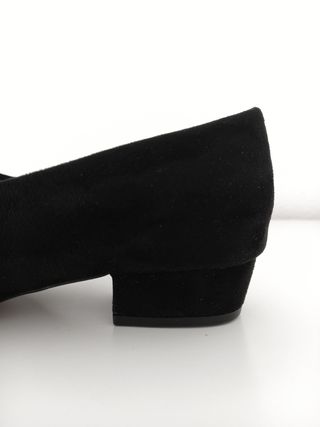 Zapatos tacón piel italiana negros y beige.