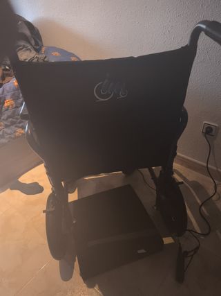 Silla de ruedas reforzada