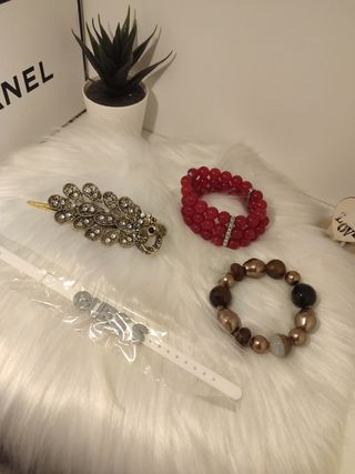 Lotto gioielli accessori 