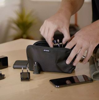 MOPHIE Cargador universal inalambrico coche red