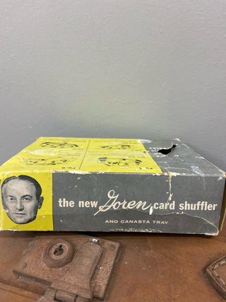 Repartidor de cartas antiguo