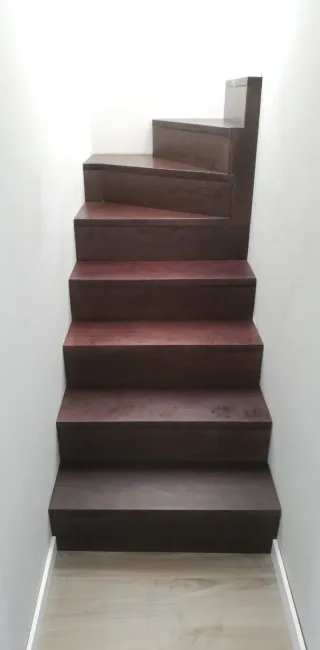 Escaleras de madera a medida
