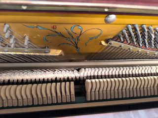 Preciosísimo Piano de madera