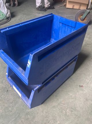 Contenedor industrial apilable