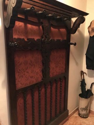 Perchero Bengalero antiguo. Tallado a mano