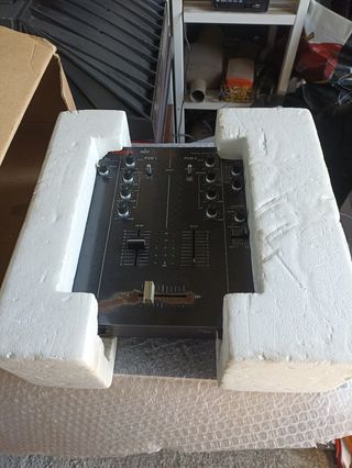 Mesa Mezclas Vestax VMC-002XLU BLK