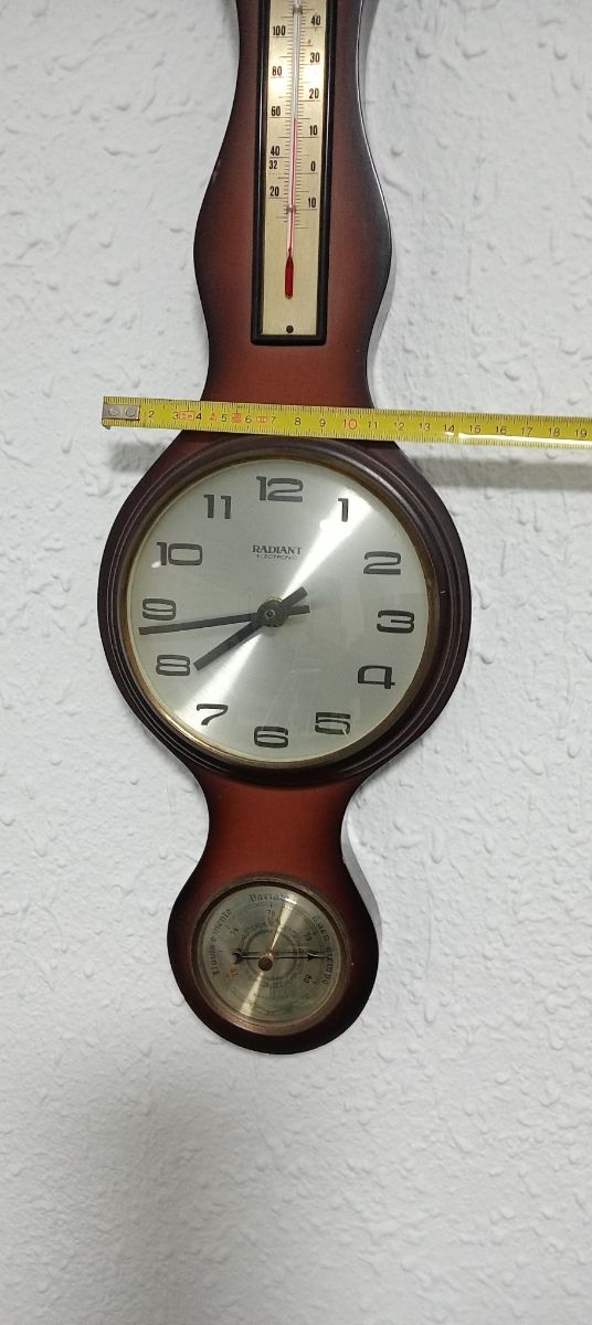 Reloj  de pared antiguo.