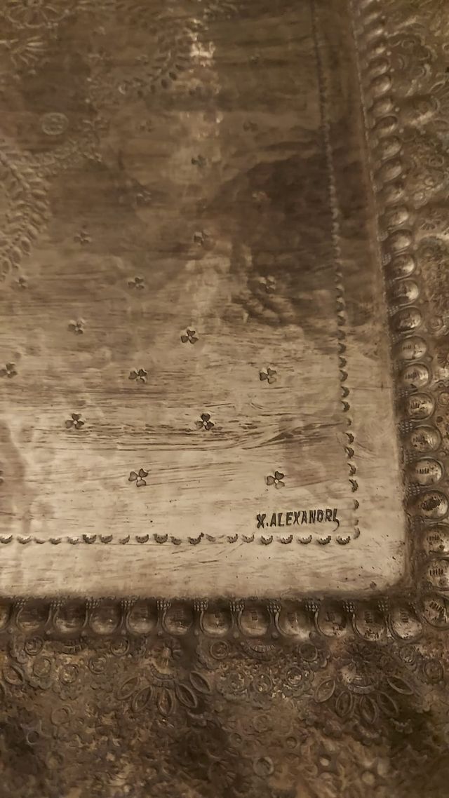 Vassoio antico in metallo