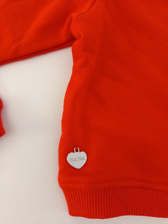 Chaqueta roja Nina tuc tuc