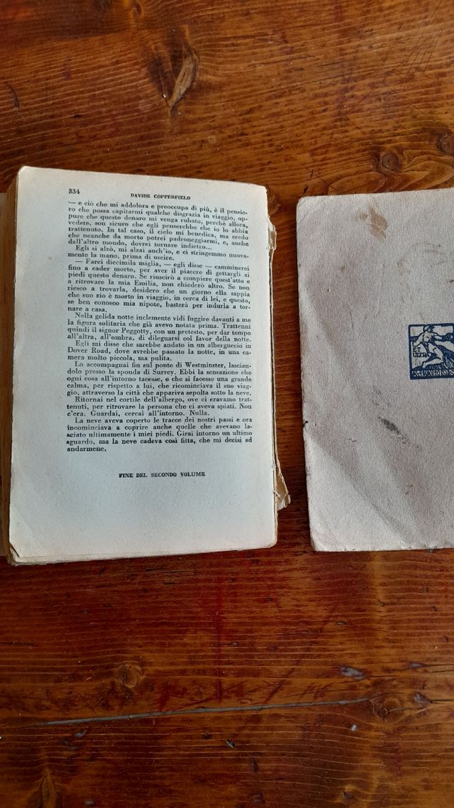 Libro antico. David Copperfield