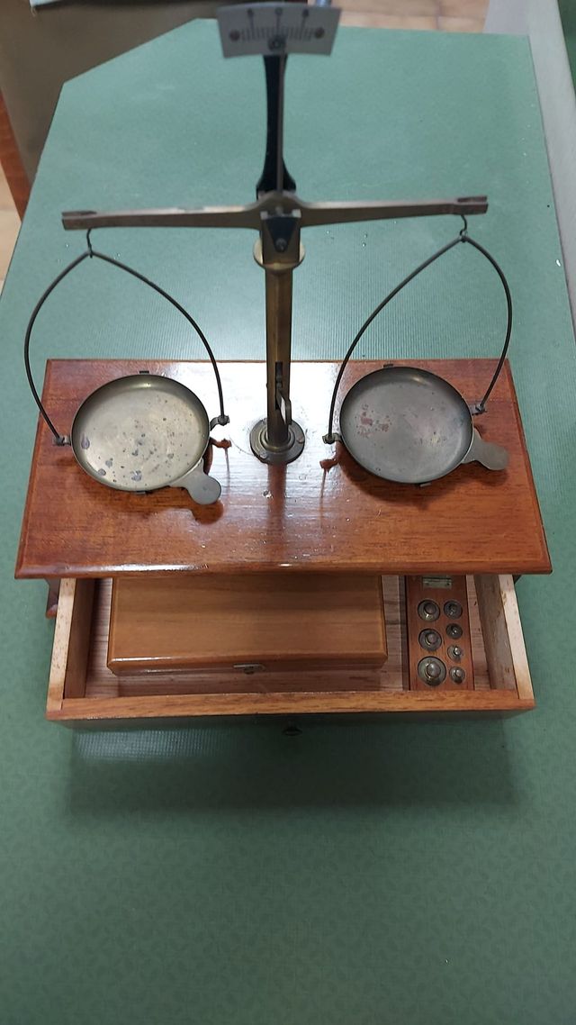 Bilancia di precisione vintage