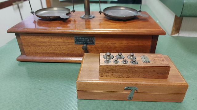 Bilancia di precisione vintage