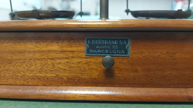 Bilancia di precisione vintage