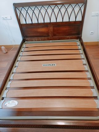 Cama matrimonio antigua modelo cisnes 