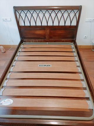 Cama matrimonio antigua modelo cisnes 