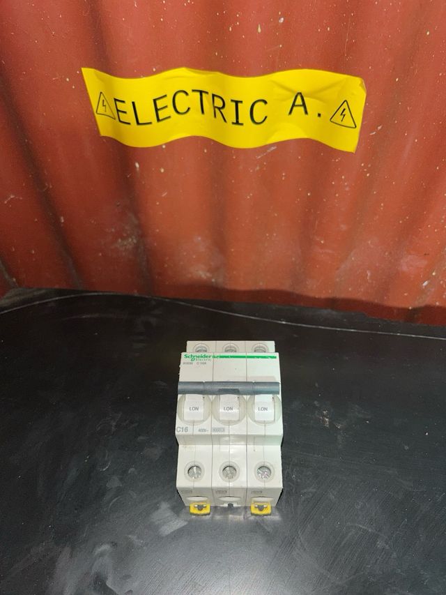 Magnetotermico Schneider 3polos