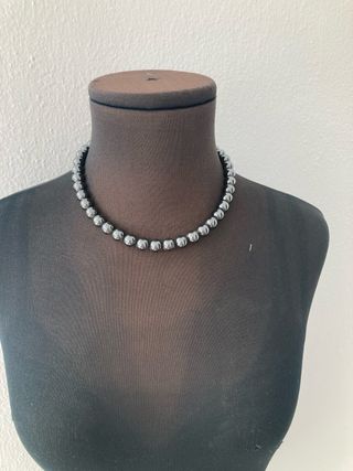 Gargantilla Simil Perlas Gris en Estuche madera