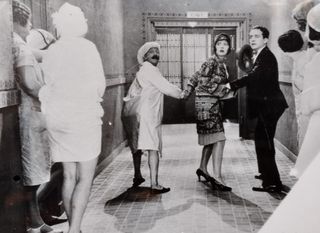 Fotografía antigua de escena cine 1928. X. Rafols