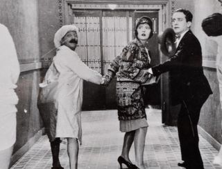 Fotografía antigua de escena cine 1928. X. Rafols