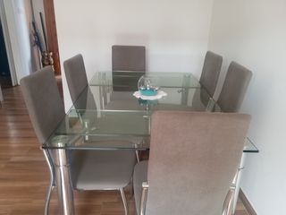 Mesa y sillas comedor